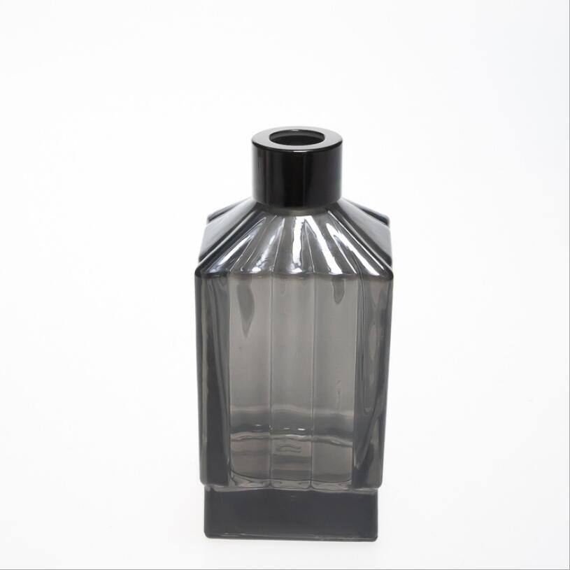 Customized Square Glass Aroma Diffuser Bottle for Prefume with Reed
