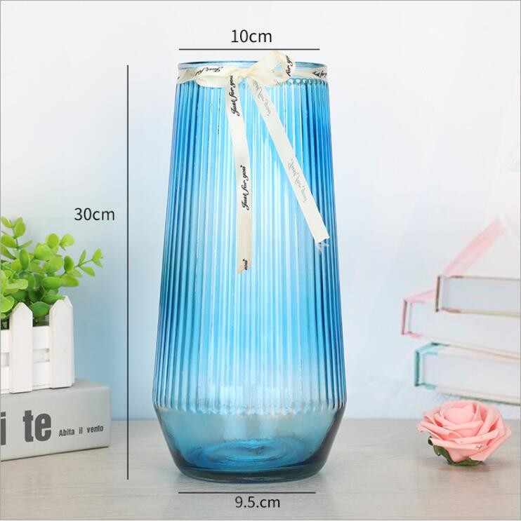 Elegant Vertical Grain Glass Vase Customized Glass Vase for Party Decor