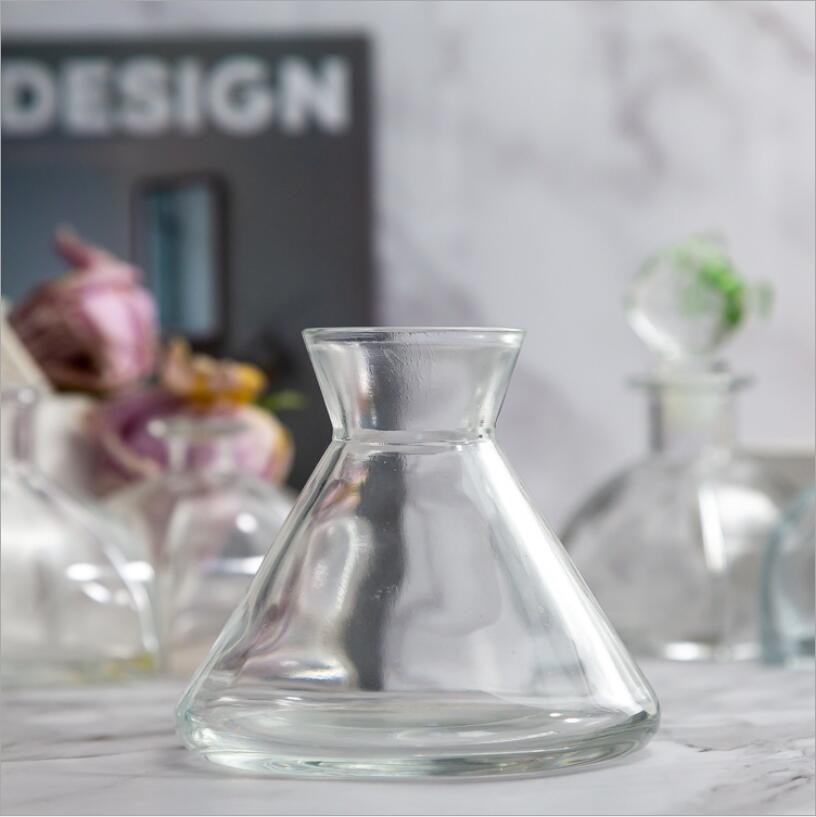 Empty 250ml Triangular Flask Glass Decorative Bottles Glass Reed Diffuser with Rose