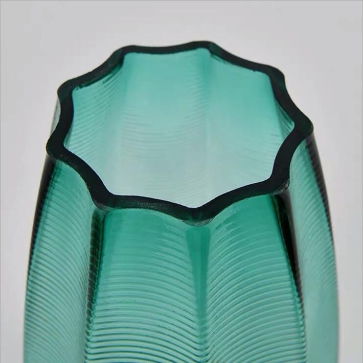 High Quantity Hand Made Colorful Table Glass Vase for Home and Garden Decoration
